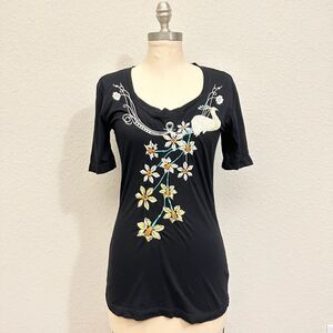 JOHNNY WAS LA Embroidered Peacock & Heart T-Shirt in Black